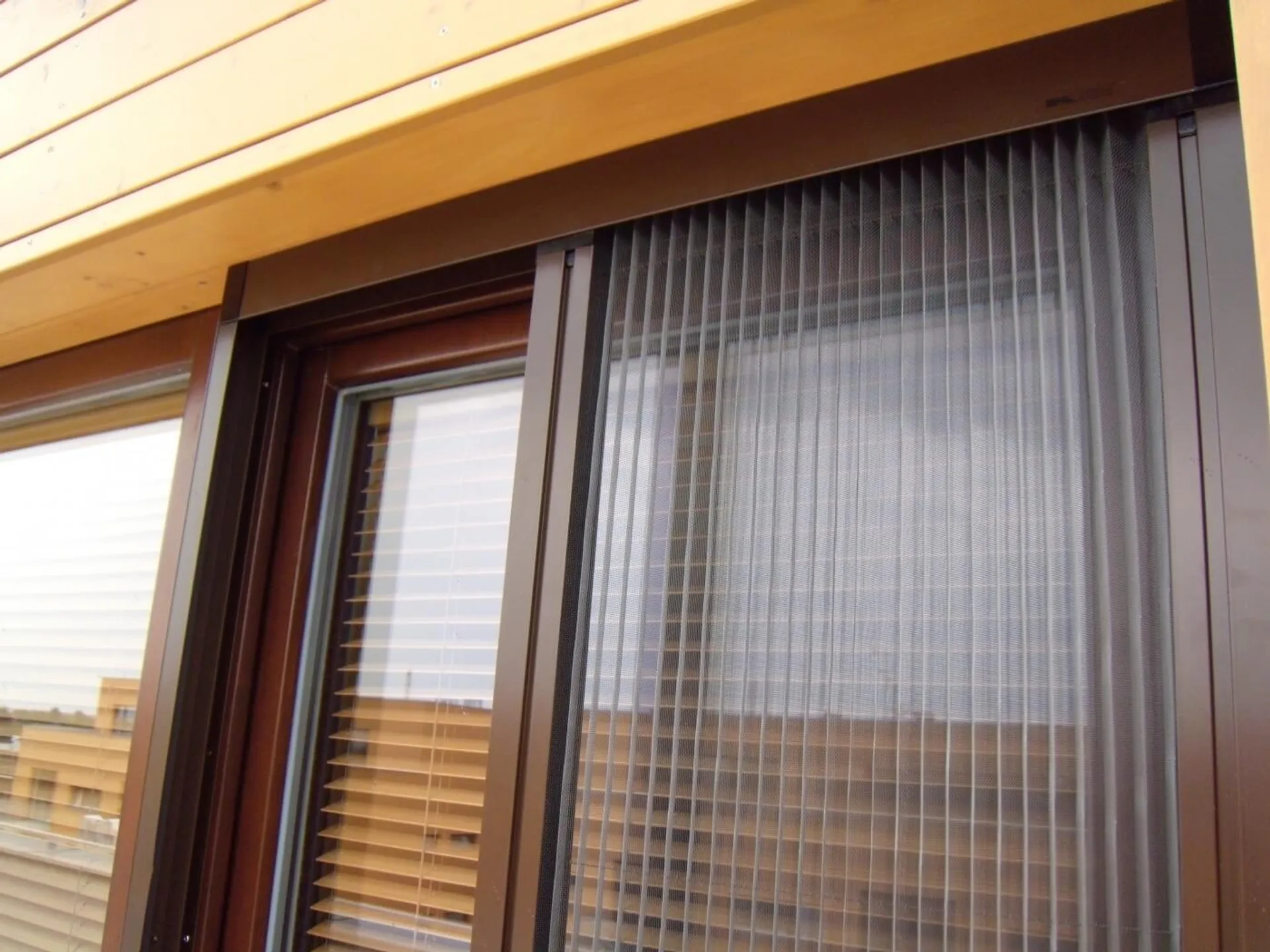 Pevné okenní sítě